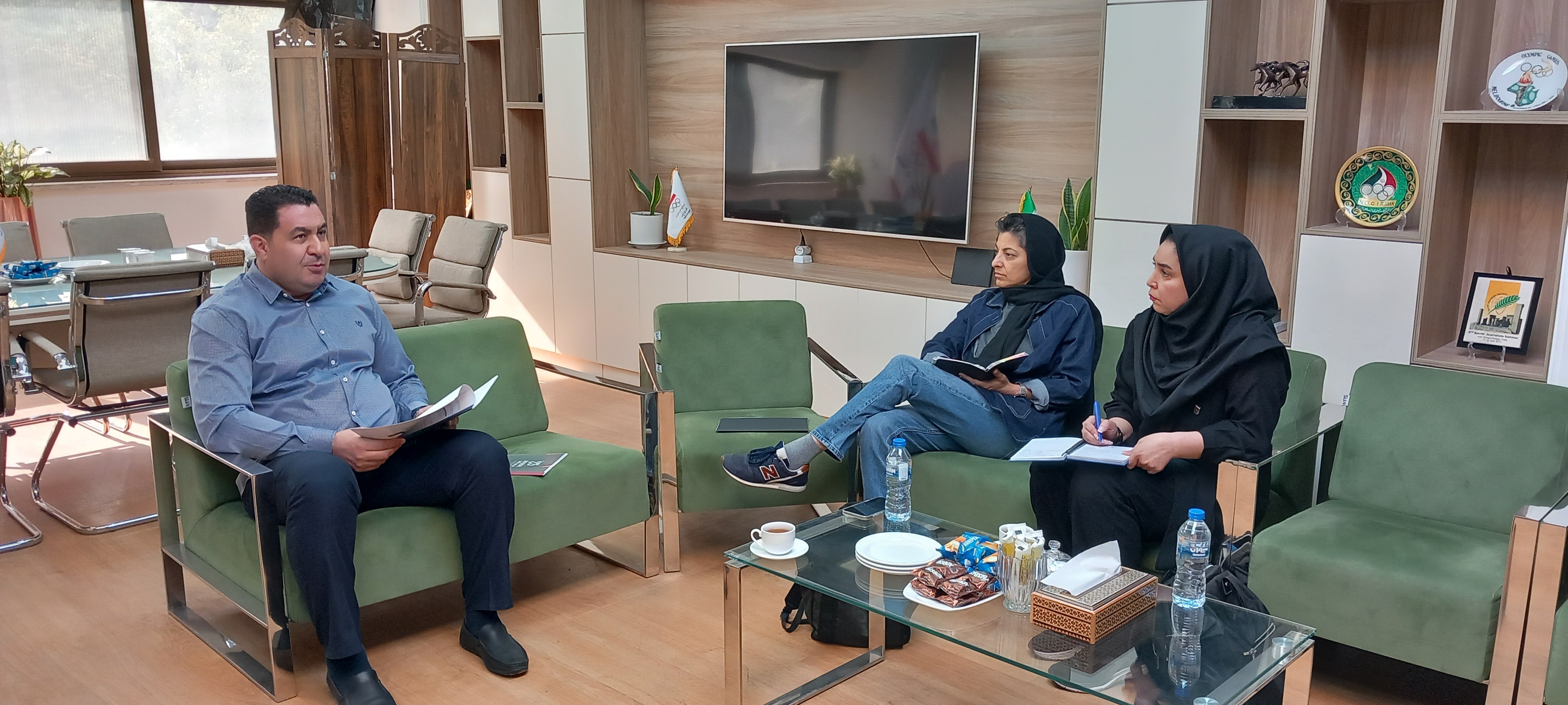 دیدار سرمربی و مدیر تیم  ملی فوتسال بانوان با رئیس کاروان کشورهای همبستگی اسلامی