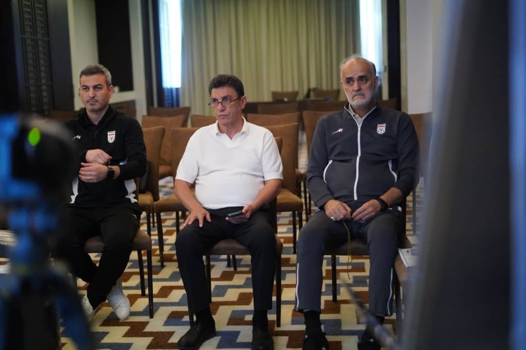 برگزاری نشست هیات رئیسه با حضور نمایندگان مجلس شورای اسلامی/دکتر راستینه: در کنار همه مردم عزیز ایران، یک یار کنار شما هستیم/پشتیبانی تیم ملی باید بدون دغدغه انجام شود