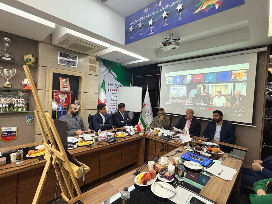 برگزاری نشست هیات رئیسه با حضور نمایندگان مجلس شورای اسلامی/دکتر راستینه: در کنار همه مردم عزیز ایران، یک یار کنار شما هستیم/پشتیبانی تیم ملی باید بدون دغدغه انجام شود