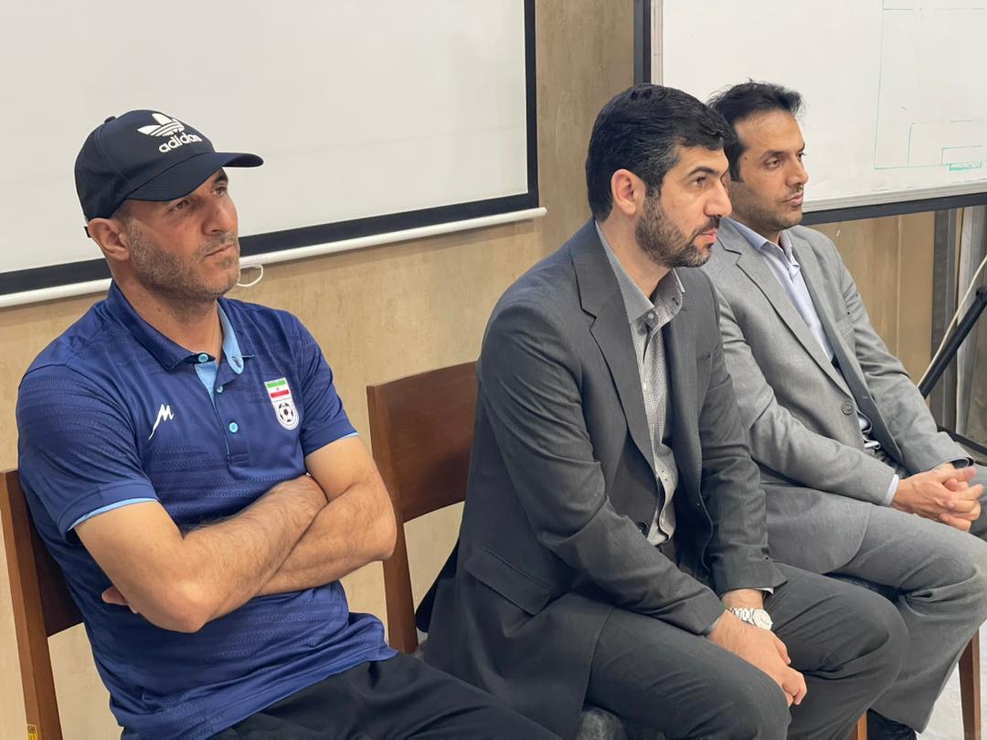 حضور سرپرست کمیتهی فوتبال ساحلی در اردوی ساحلی بازان حضور سرپرست کمیتهی فوتبال ساحلی در اردوی ساحلی بازان