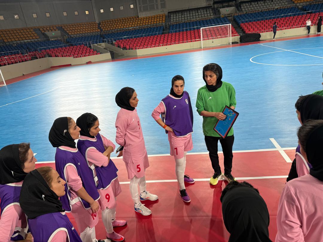 تمرین نخست تیم ملی فوتسال بانوان در مانیل برگزار شد