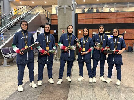 تصاویری از بازگشت دختران نوجوان ملی پوش فوتسال ایران تصاویری از بازگشت دختران نوجوان ملی پوش فوتسال ایران