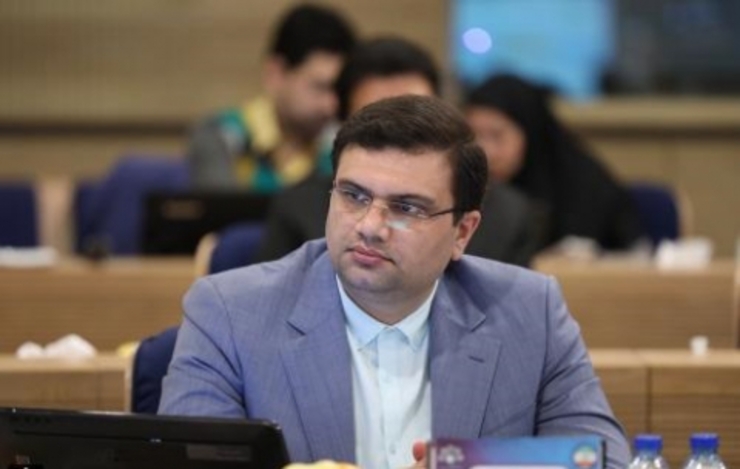 اصولی صفار: عزیزی خادم قرارداد داوران را لطمه به منافع فوتبال میداند اصولی صفار: عزیزی خادم قرارداد داوران را لطمه به منافع فوتبال میداند
