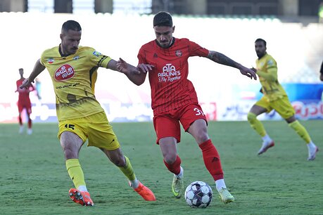 گزارش تصویری/ دیدار تیم‌های فجر شهید سپاسی شیراز و تراکتور تبریز